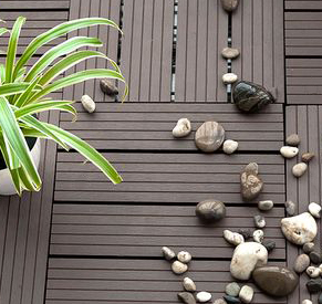 DIY in elkaar grijpende WPC-tegels voor buiten